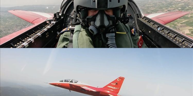 Hava Kuvvetleri Komutanı Orgeneral Kadıoğlu, HÜRJET ile uçtu