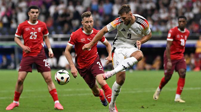 Almanya 90+2’de attı, gruptan lider çıktı!