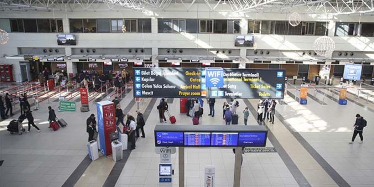 Yurt dışı çıkış harcına zam geldi