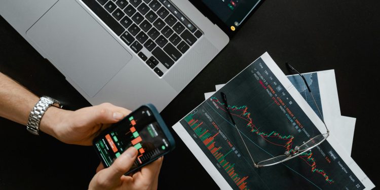 Endeksten Hızla Yükselen Hisseler