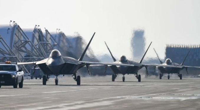 ABD o bölgeye yeniden savaş uçakları gönderiyor