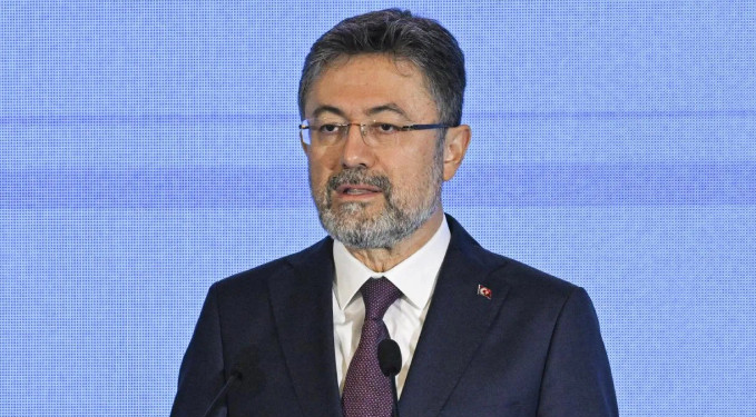 Bakan Yumaklı İzmir yangınındaki son durumu açıkladı