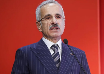 Instagram tekrar açılıyor mu? Bakandan açıklama geldi