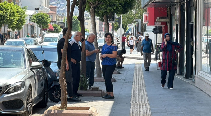 Suriye’de art arda iki deprem: Türkiye’de de hissedildi