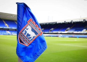 Ünlü şarkıcı Premier Ligi kulübünden hisse aldı