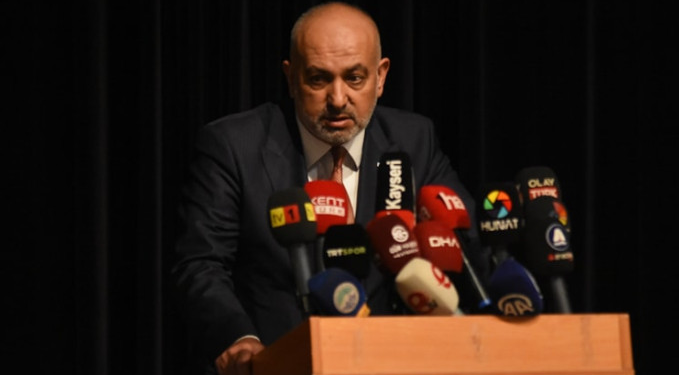 “Aday olmayacağım” diyen Ali Çamlı, tekrar Kayserispor başkanı oldu