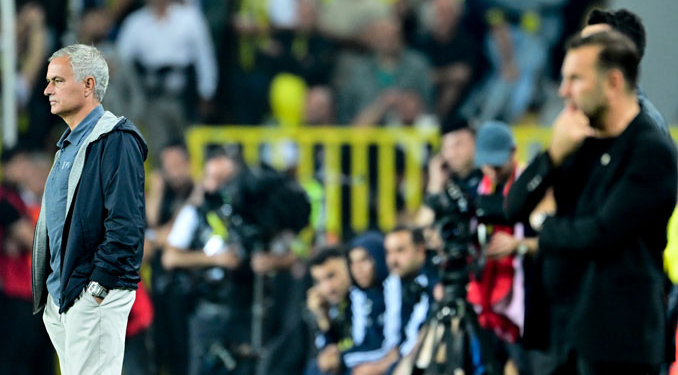 Dev derbi dünya medyasında: Osimhen, Mourinho’yu nakavt etti