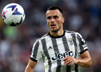 Fenerbahçe Cimbom’dan Kostic’i kaptı