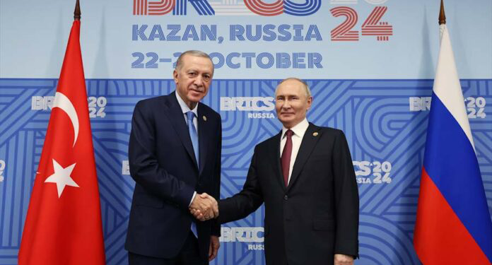 BRICS Zirvesinde Cumhurbaşkanı Erdoğan, Putin ile bir araya geldi