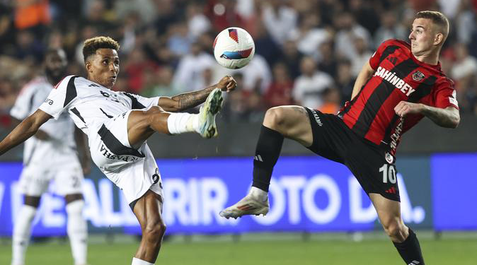 Beşiktaş galibiyeti uzatmalarda kaçırdı