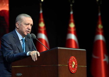 Cumhurbaşkanı Erdoğan: Gençlerimizi popüler kültürün insafına terk edemeyiz