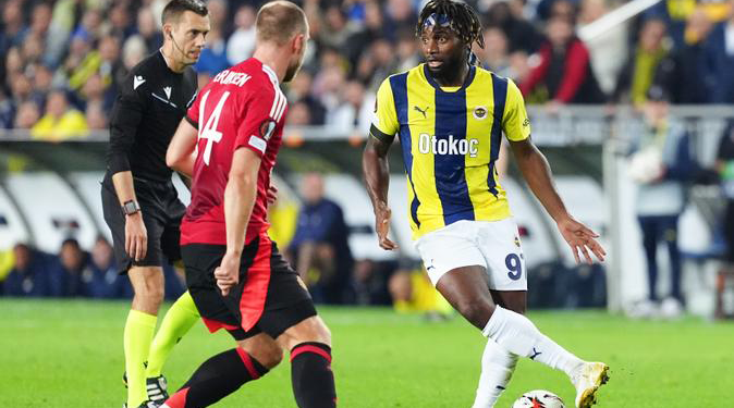 Fenerbahçe evinde Manchester United ile puanları paylaştı