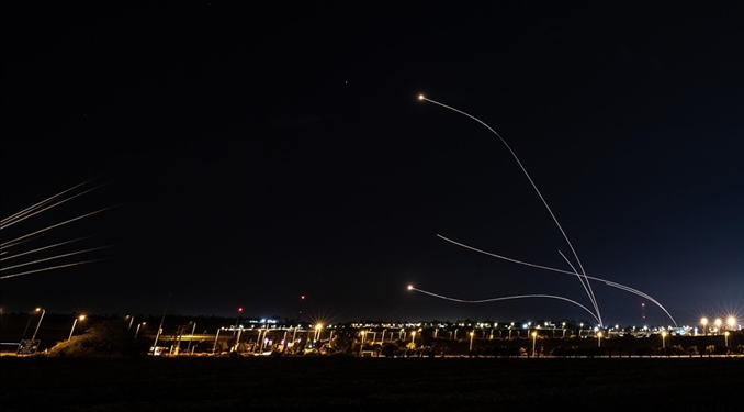 Lübnan’dan İsrail’e 100’den fazla roket atıldı