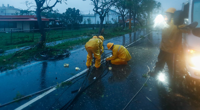 Tayvan’ı tayfun vurdu