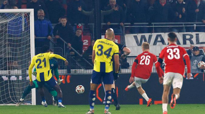 Fenerbahçe, AZ Alkmaar deplasmanında mağlup oldu