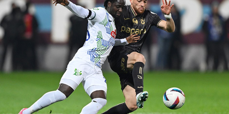 Trabzonspor, Çaykur Rizespor deplasmanında mağlup oldu