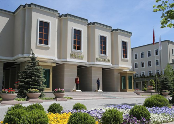 Van Bahçesaray belediye başkanı görevden alındı