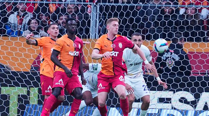 Galatasaray, evinde 2 puan kaybetti