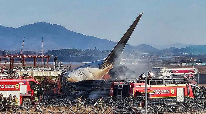 Güney Kore’de korkunç kaza: Yolcu uçağı kontrolden çıktı, 174 kişi öldü