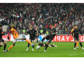 Galatasaray deplasmanda Samsunspor’u 2-0 mağlup etti