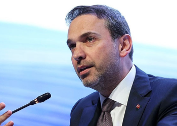 Bakan Bayraktar: 2028 yılında tüm hanelere yerli gaz verilecek