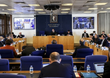 En düşük emekli aylığı teklifi Komisyon’da kabul edildi