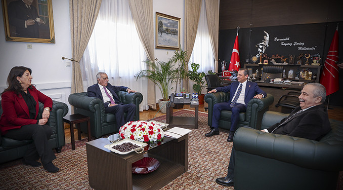 Özgür Özel’den DEM Parti ile kritik görüşme!