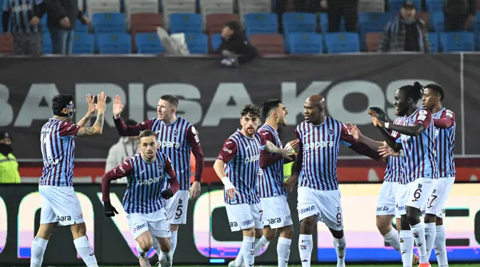 Trabzonspor, Sivasspor karşısında farklı kazandı