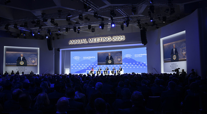 Trump’tan iş dünyasına ABD’de yatırım çağrısı