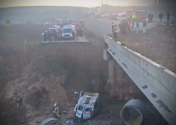 Tuzla’da servis aracı 20 metreden düştü: 1 ölü, 14 yaralı!