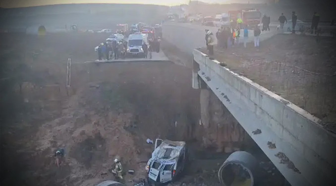 Tuzla’da servis aracı 20 metreden düştü: 1 ölü, 14 yaralı!