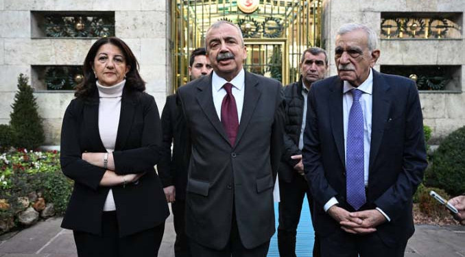 DEM Partili Bakırhan: Öcalan tarihi çağrı yapacak