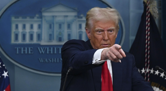 Trump bu sefer de Tüketici Finansal Koruma Bürosu Direktörü’nü görevden aldı