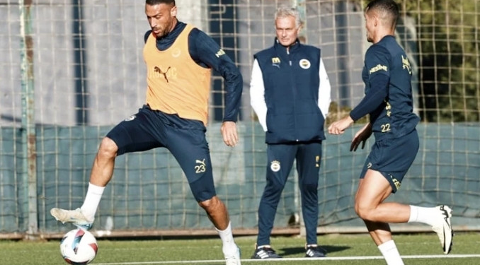 Jose Mourinho, Cenk Tosun’a ‘kal’ dedi