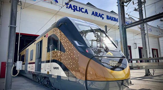 Raylarda yerli imza: Bakan Kacır’dan milli banliyö seti paylaşımı