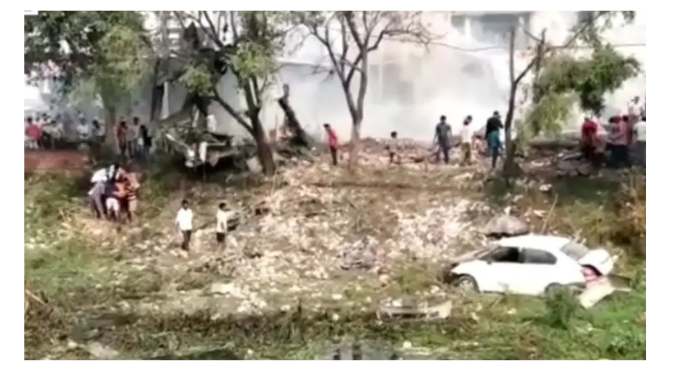 Havai fişek fabrikasında patlama: 17 ölü