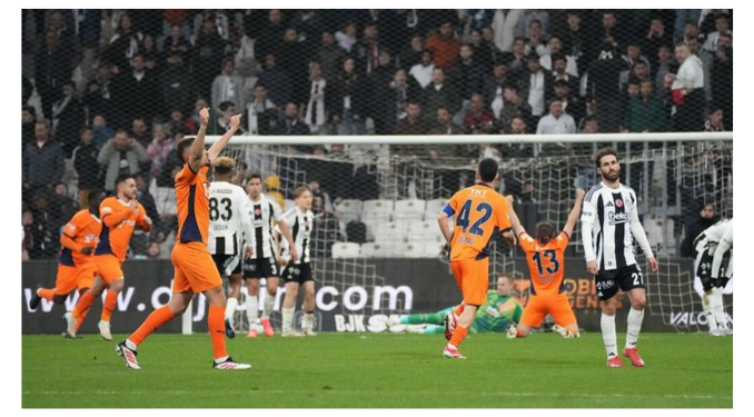 Beşiktaş evinde Başakşehir’e mağlup oldu