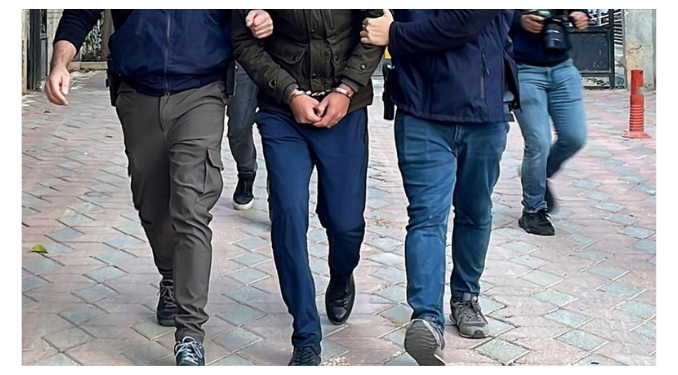 İstanbul merkezli FETÖ operasyonunda 20 kişi tutuklandı