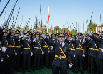 Atatürkçü 5 teğmen ihraç kararının kaldırılması için dava açtı