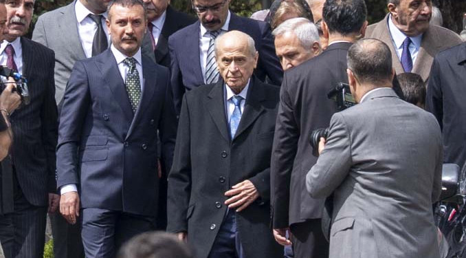 Bahçeli 66 gün sonra ilk kez göründü! Türkeş’in mezarına ziyaret
