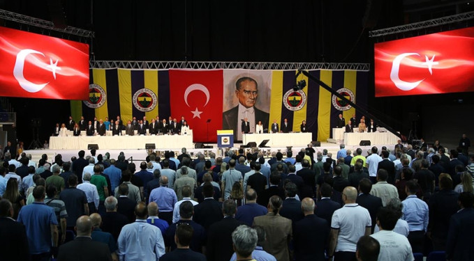 Fenerbahçe’de olağanüstü kongre için büyük imza hamlesi