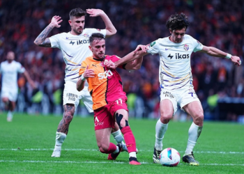 Lider Galatasaray, Eyüpspor deplasmanında