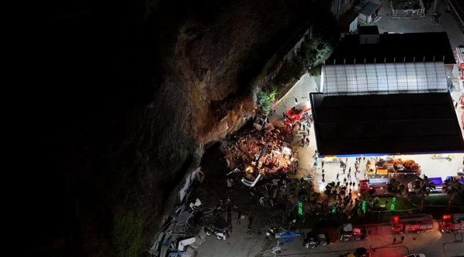 Samsun’da heyelan felaketi: Baba ve iki çocuğu kurtarılamadı