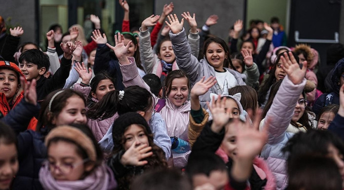 Tatil sonrası ilk ders zili heyecanı!