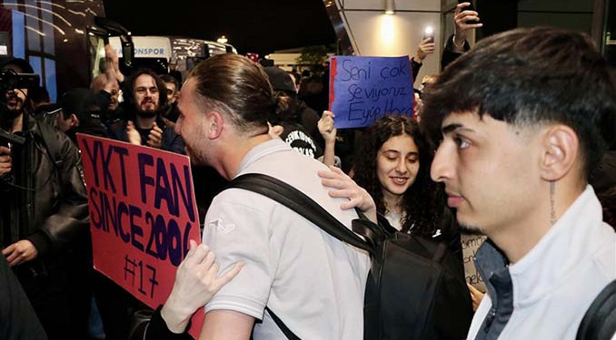 Trabzonsporlu gençler coşkuyla karşılandı