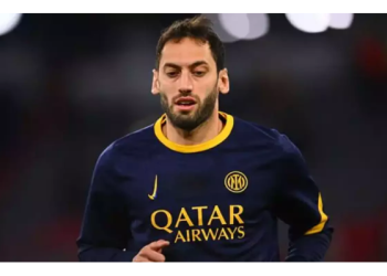 Hakan Çalhanoğlu’na taraftar grubuyla görüşme cezası