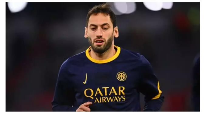 Hakan Çalhanoğlu’na taraftar grubuyla görüşme cezası