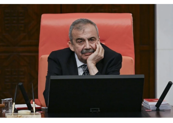 Sanat dünyasından Sırrı Süreyya’ya veda