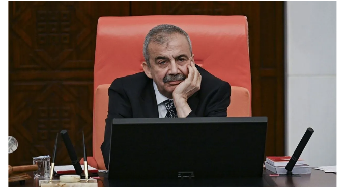 Sanat dünyasından Sırrı Süreyya’ya veda