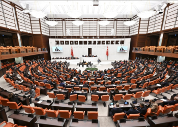 Bakan danışmanlarının görev sürelerine yeni düzenleme